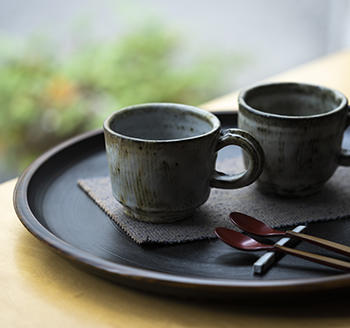 陶器のマグカップ／豊かな暮らしに＋α | アシタノ